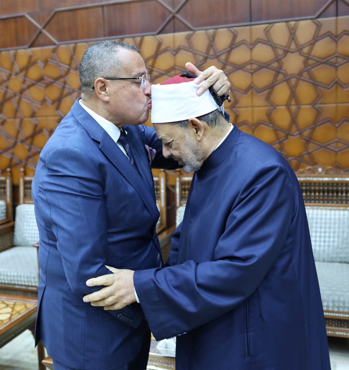 اللقاء