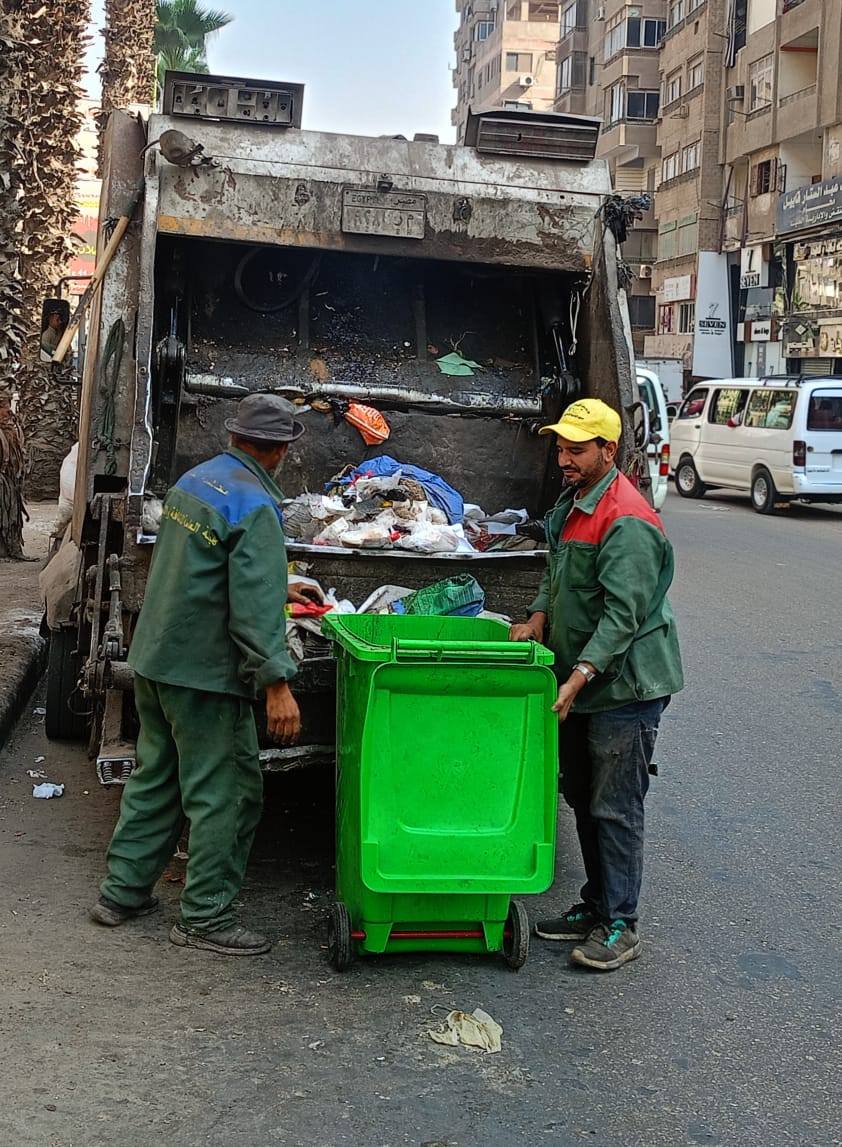 وضع صناديق قمامة&nbsp;جديدة