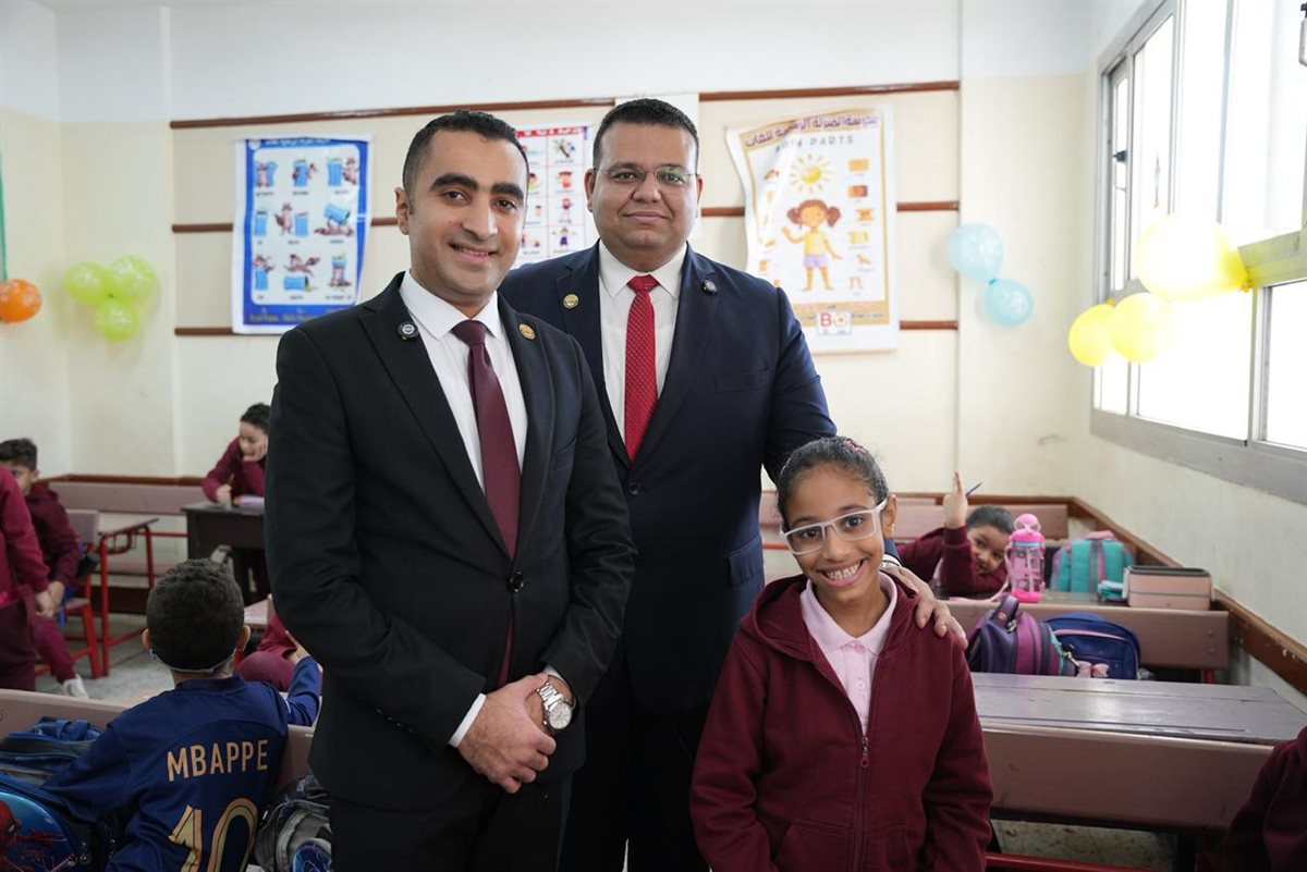 وفد من النيابة العامة يرافق الطفلة حور ضحية التنمر