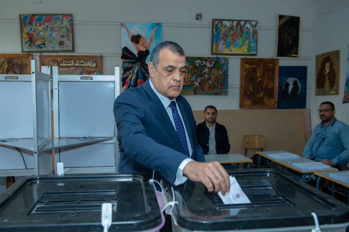 وزير الدولة للإنتاج الحربي يدلي بصوته في انتخابات مجلس النواب<br>&nbsp;