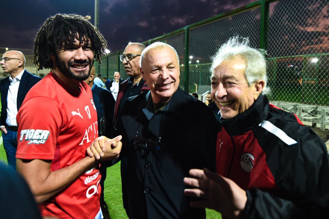هاني أبوريدة&nbsp;يدعم لاعبي منتخب كأس العرب في مران اليوم