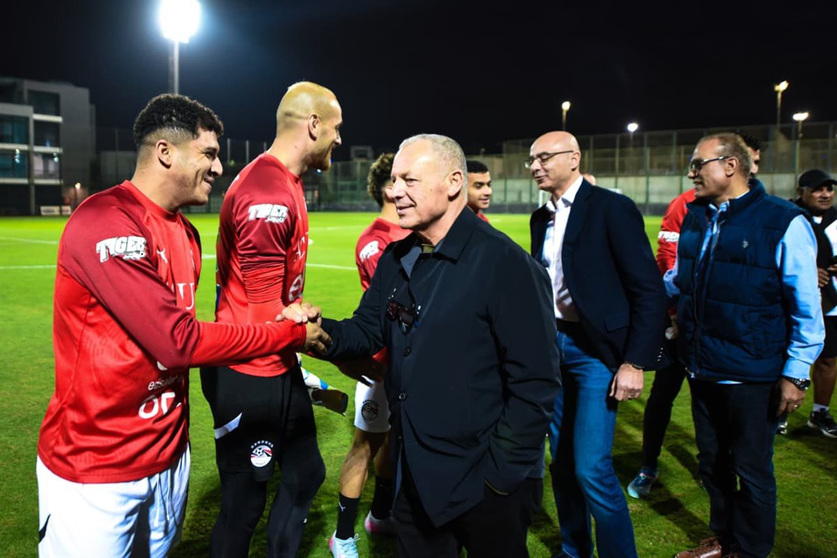 هاني أبوريدة&nbsp;يدعم لاعبي منتخب كأس العرب في مران اليوم