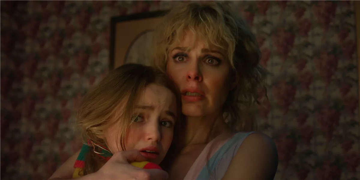 دور شخصية هولي شقيقة مايك في الموسم الخامس من مسلسل 5 Stranger Things
