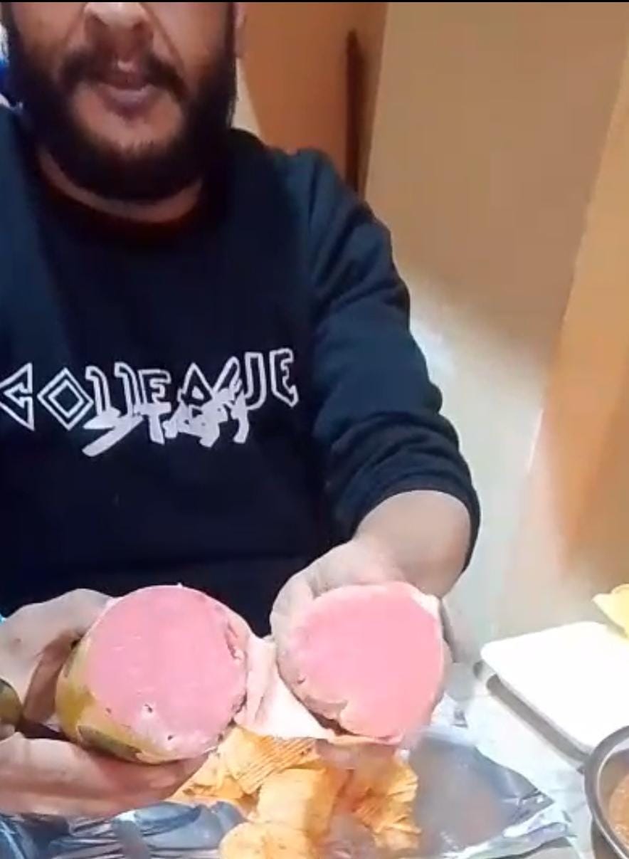 أب يشكو من لانشون فاسد&nbsp;