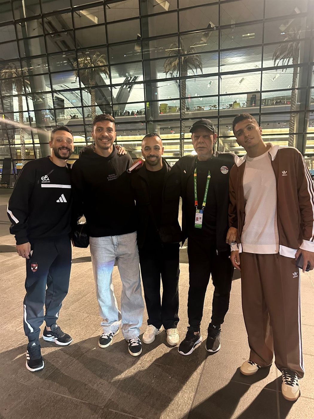 <strong>&nbsp;وصول رباعي النادي الأهلي إلى مقر بعثة منتخب مصر&nbsp;</strong>