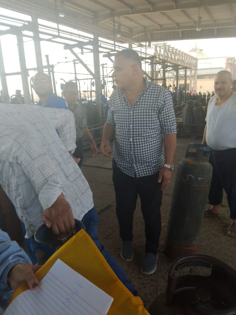 محافظة الجيزة تضبط مصنعًا لتعبئة البوتاجاز تلاعبَ في الأوزان&nbsp;