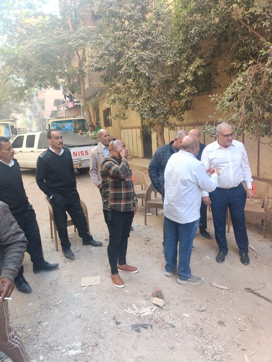 رئيس حي السلام أول يوقف أعمال بناء مخالف ويقود حملة لإزالته من المهد&nbsp;