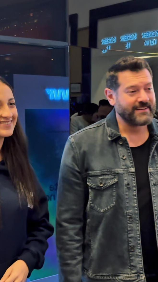 عمرو يوسف&nbsp;يشاهد فيلمه السلم والثعبان 2 رفقة الجمهور&nbsp;بـ إحدى سينمات 6 أكتوبر