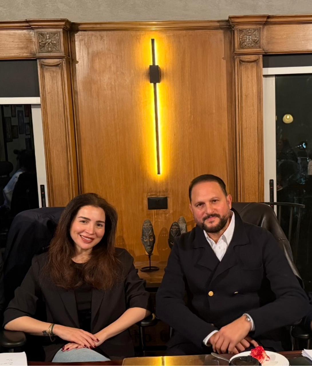 &nbsp;كواليس تجمع النجم عماد زيادة بـ الفنانة مي عز الدين من تحضيرات مسلسل قبل وبعد
