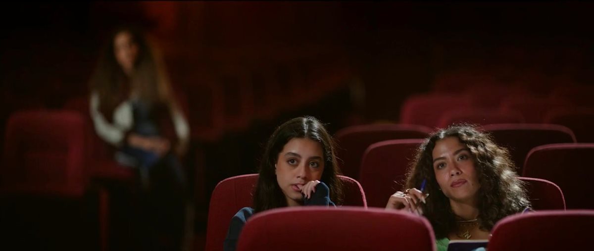 ياسمينا العبد تدخل منطقة الفريند زون من يوسف رأفت في الحلقة 3 من مسلسل ميد تيرم&nbsp;
