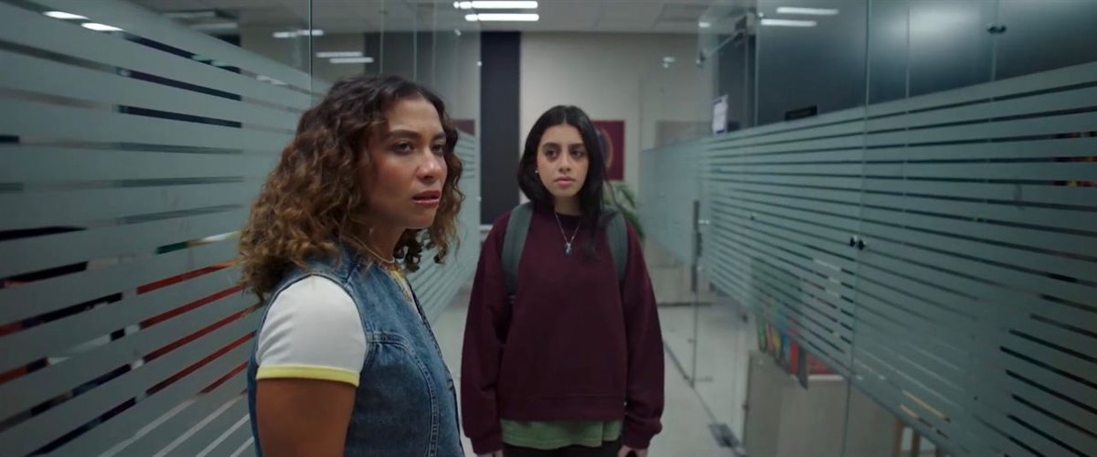 ياسمينا العبد تدخل منطقة الفريند زون من يوسف رأفت في الحلقة 3 من مسلسل ميد تيرم&nbsp;