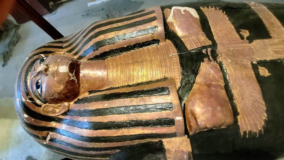 &nbsp;ترميم تابوت يويا الخارجي&nbsp;