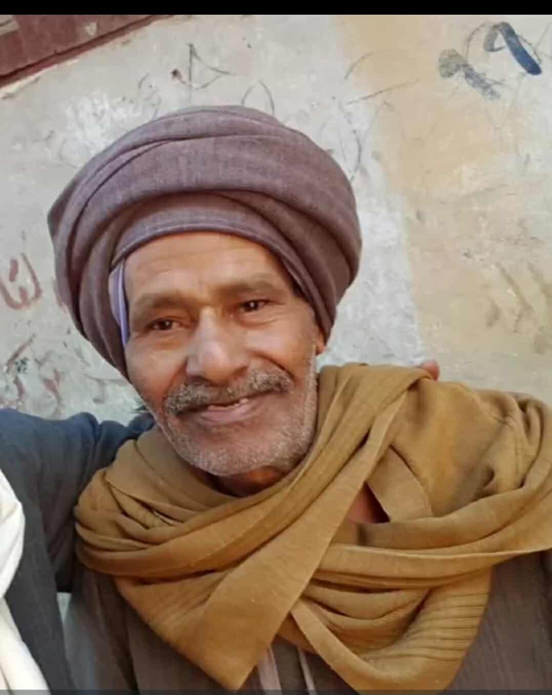 وفاة عم حسين اشهر واقدم بائع لبن متجول بالأقصر