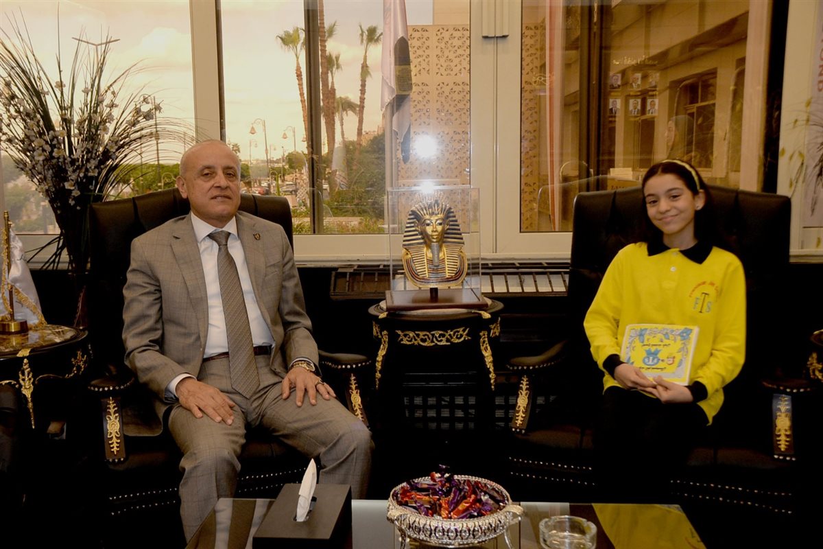 محافظ الأقصر ولقاء مع مذيعة صغيرة&nbsp;