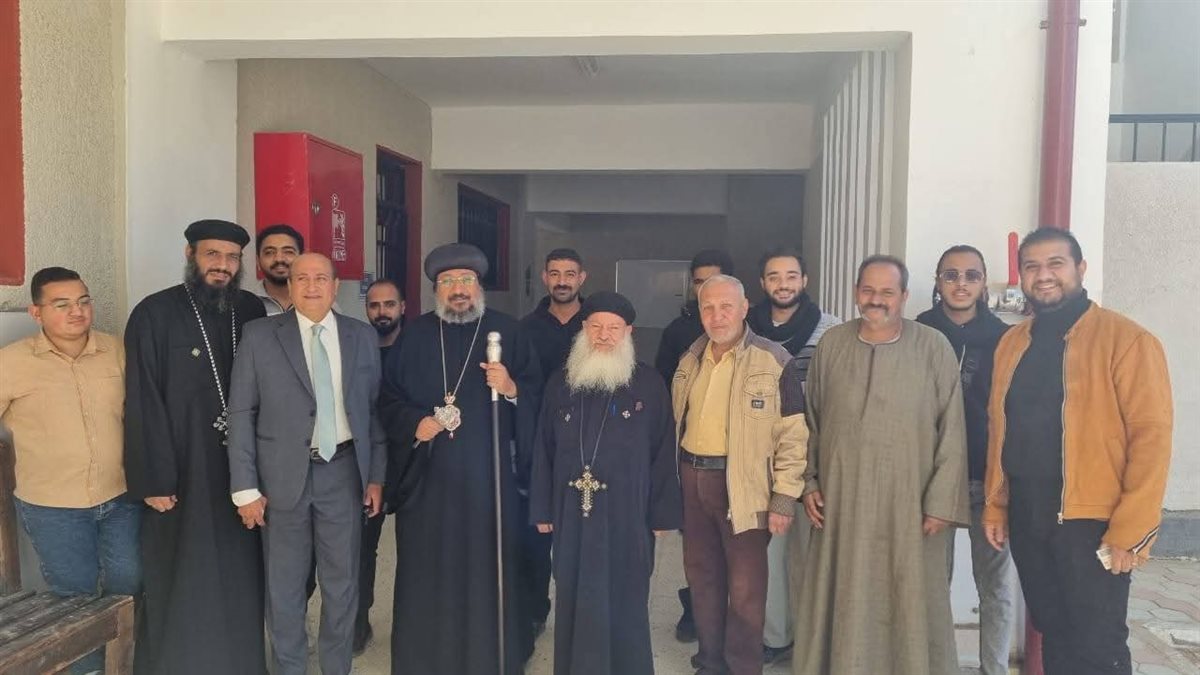 الأنبا أرسانيوس أسقف الوادى الجديد والواحات &nbsp;بصوته فى انتخابات مجلس النواب
