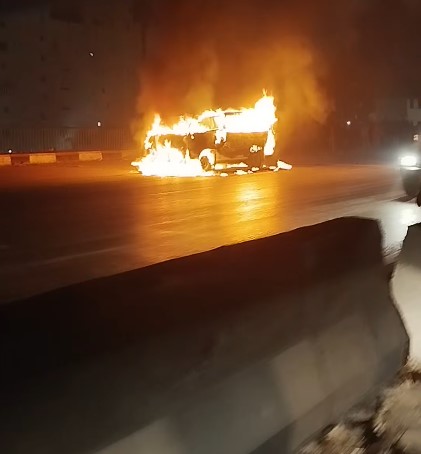 السيارة