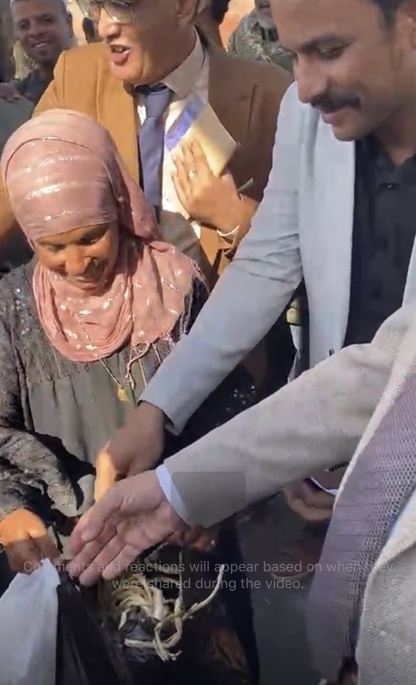 محافظ الأقصر وبائعة الثوم&nbsp;