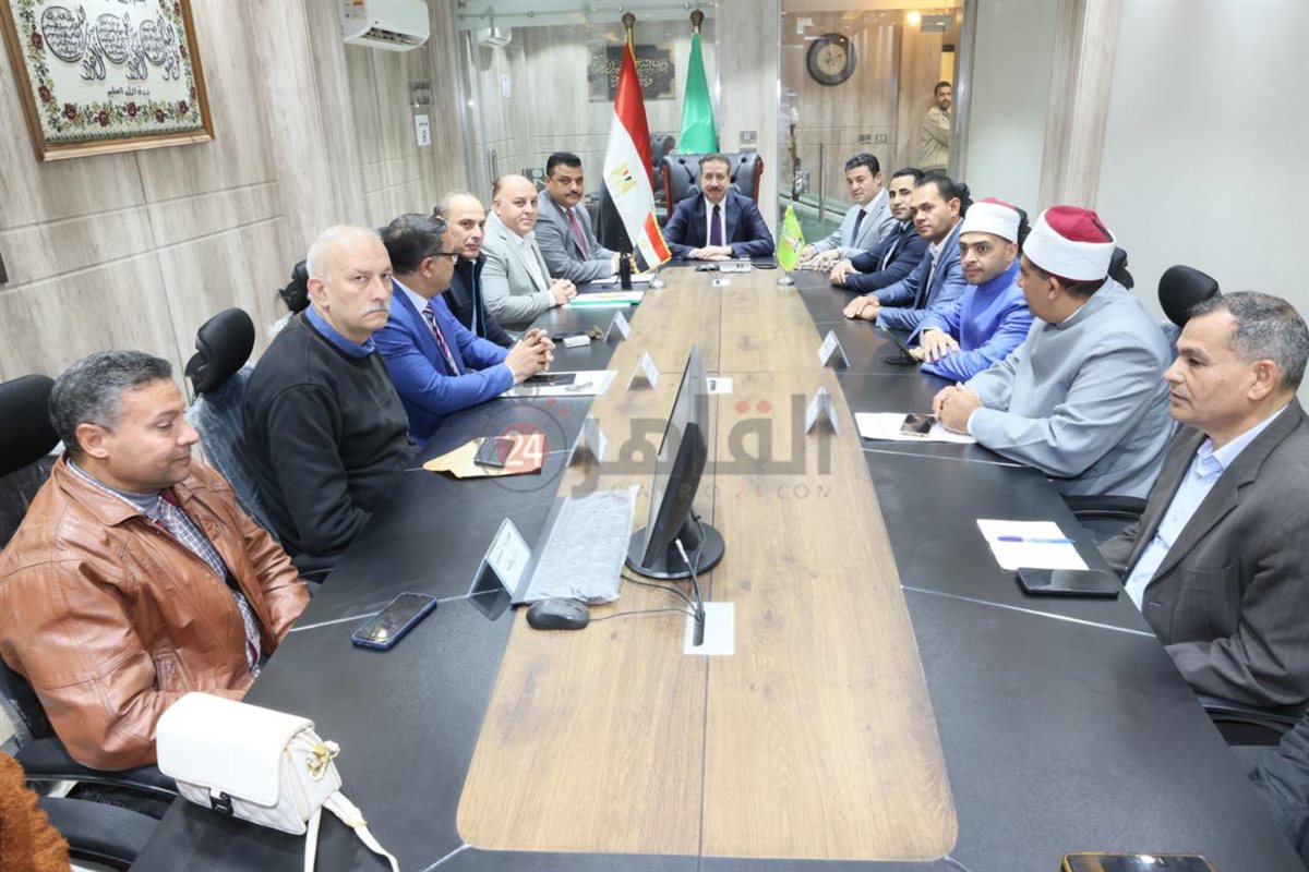 من مركز سيطرة الشبكة الوطنية.. محافظ المنوفية يتابع جولة الإعادة للنواب