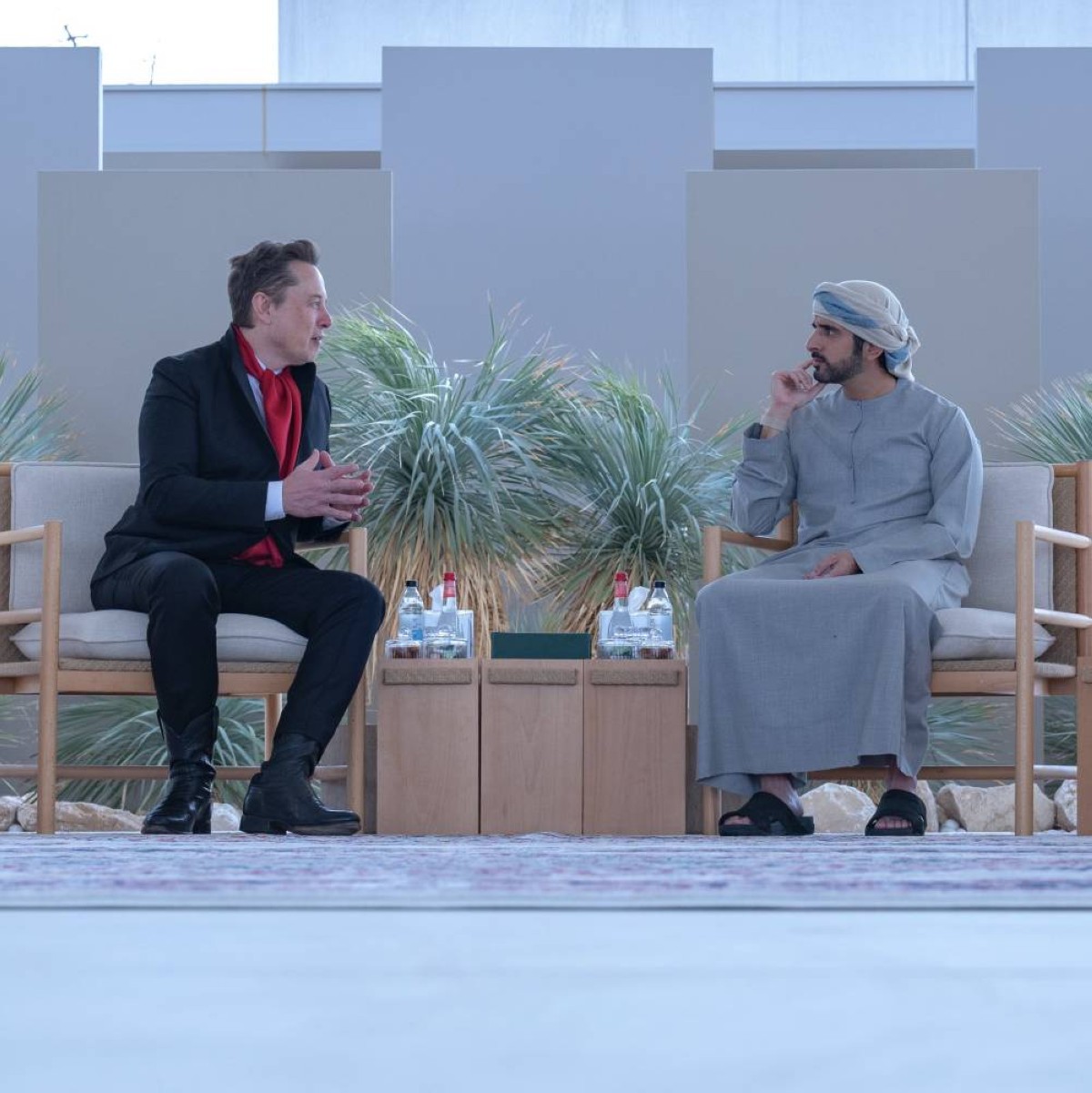 الشيخ حمدان بن محمد يلتقي رجل الأعمال إيلون ماسك في دبي