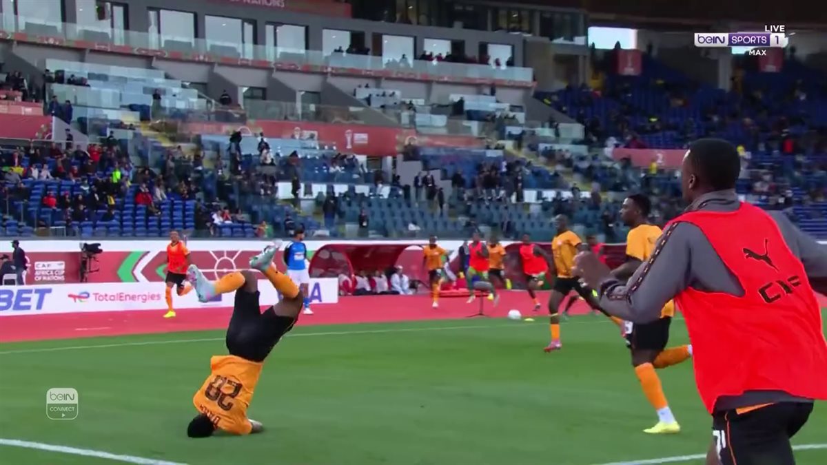 <strong>احتفال لاعب منتخب زامبيا كاد يودي بحياته خلال مباراة كأس الأمم الإفريقية</strong>