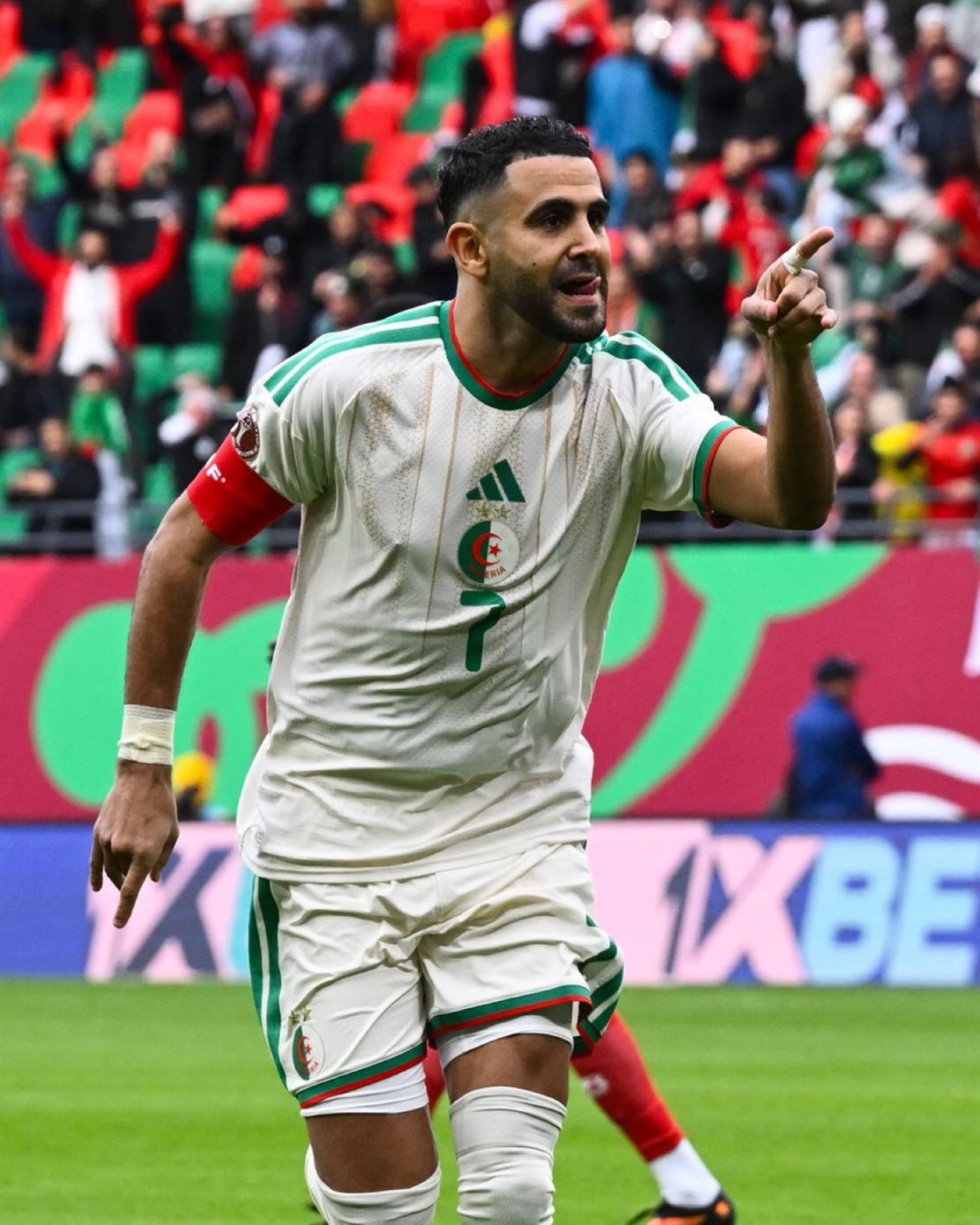 <strong>رياض محرز من مباراة الجزائر والسودان في كأس الأمم الإفريقية 2025 المغرب</strong>