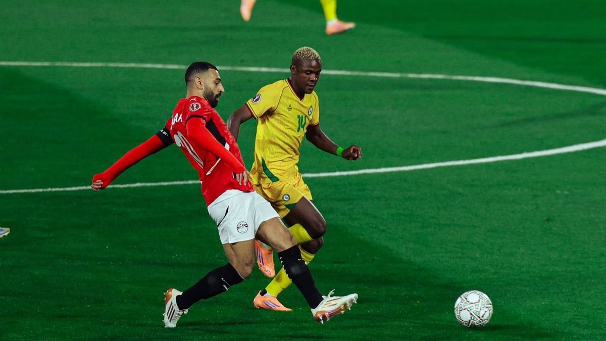 القنوات الناقلة بث مباشر لمباراة مصر وجنوب إفريقيا