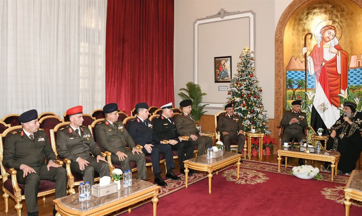وزير الدفاع يهنئ البابا تواضروس الثاني بمناسبة عيد الميلاد المجيد