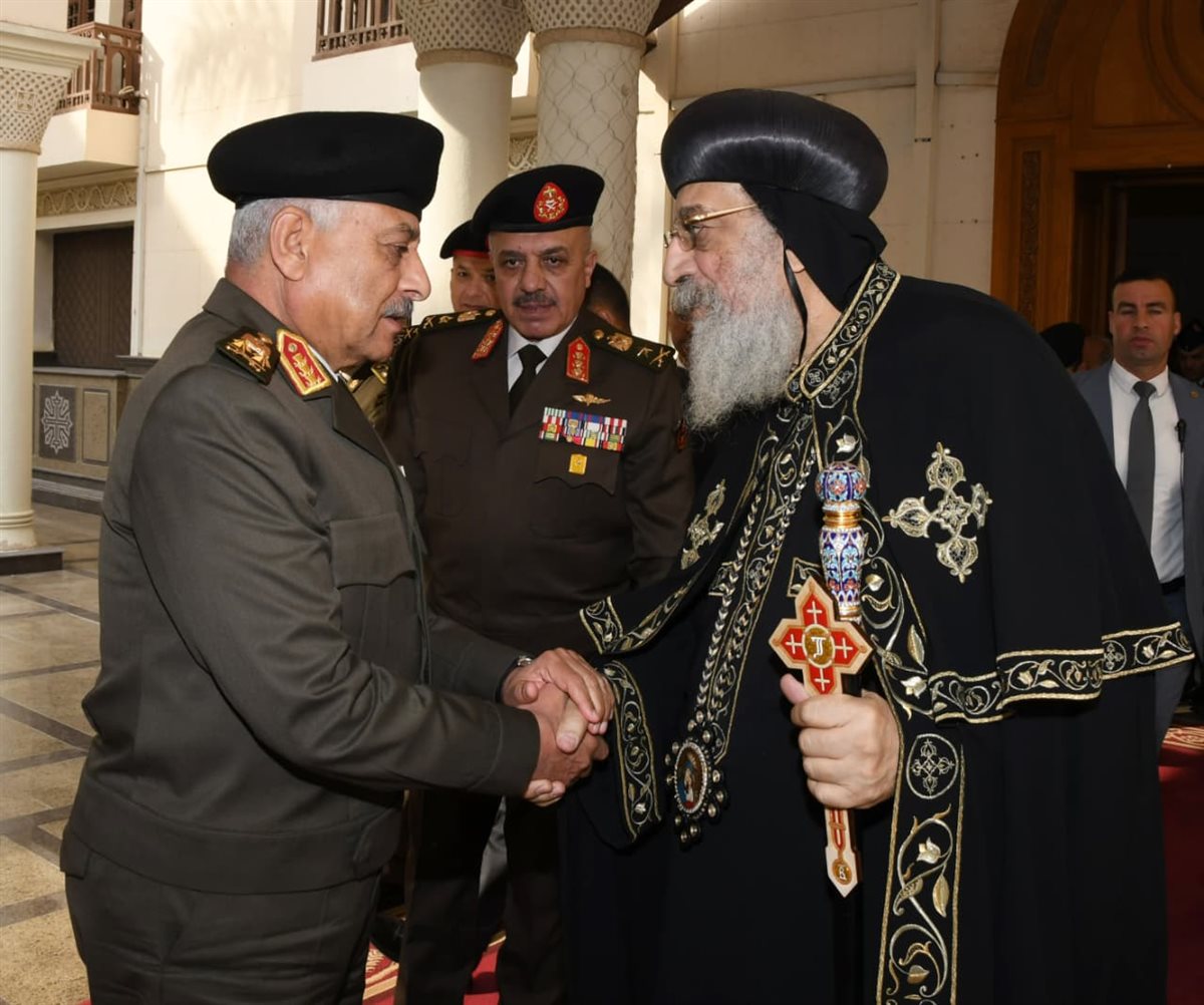 وزير الدفاع يهنئ البابا تواضروس الثاني بمناسبة عيد الميلاد المجيد