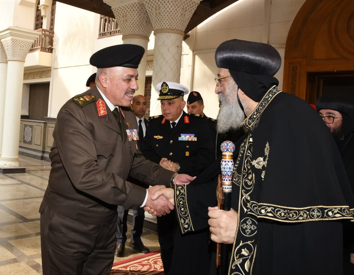 وزير الدفاع يهنئ البابا تواضروس الثاني بمناسبة عيد الميلاد المجيد