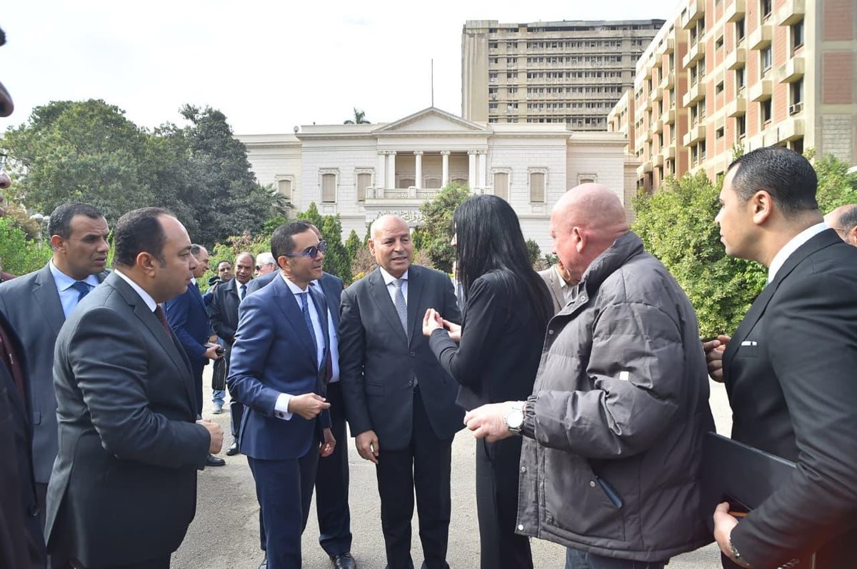 حسن الخطيب وزير الاستثمار