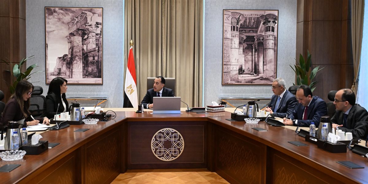 اجتماع رئيس الوزراء مع &nbsp;وزيرة التخطيط