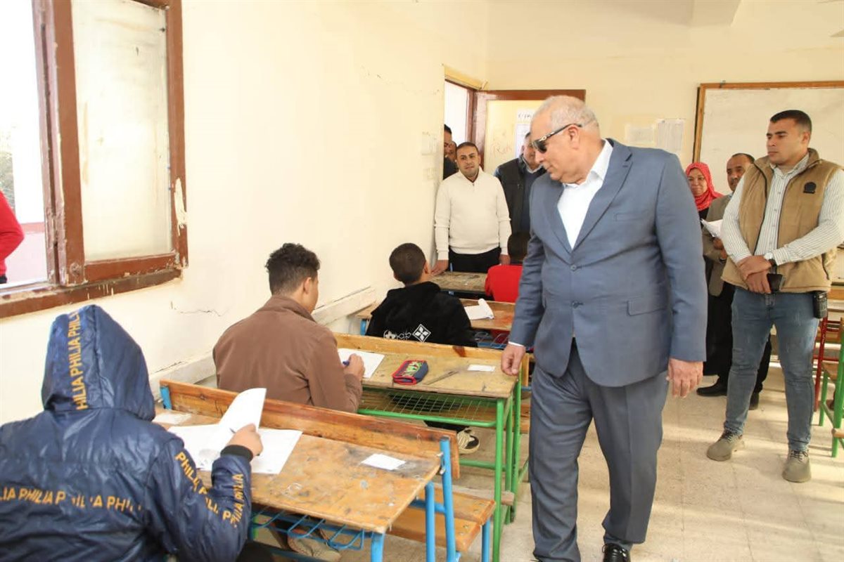 جانب من جولة محافظ الوادي الجديد