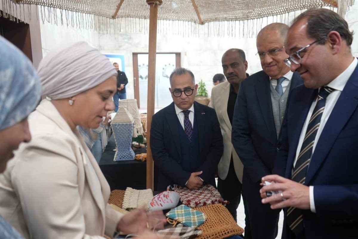 وزير المالية &nbsp;في حوار مفتوح مع ممثلي المجتمع الصناعي باتحاد الصناعات،