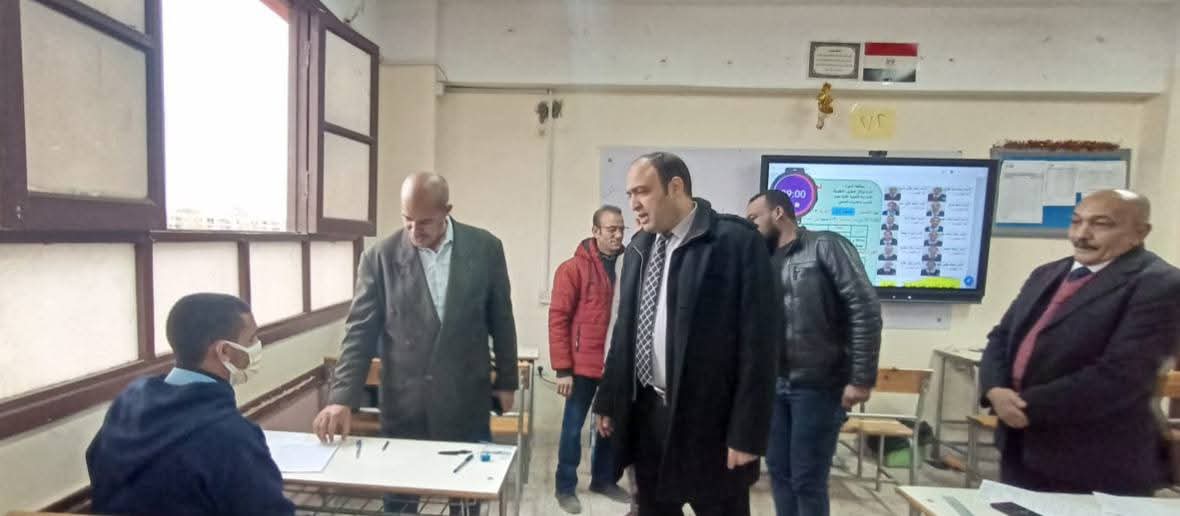 رئيس مياه الجيزة يتابع سير اختبارات نصف العام لطلاب المدرسة الثانوية الفنية لمياه الشرب والصرف الصحي