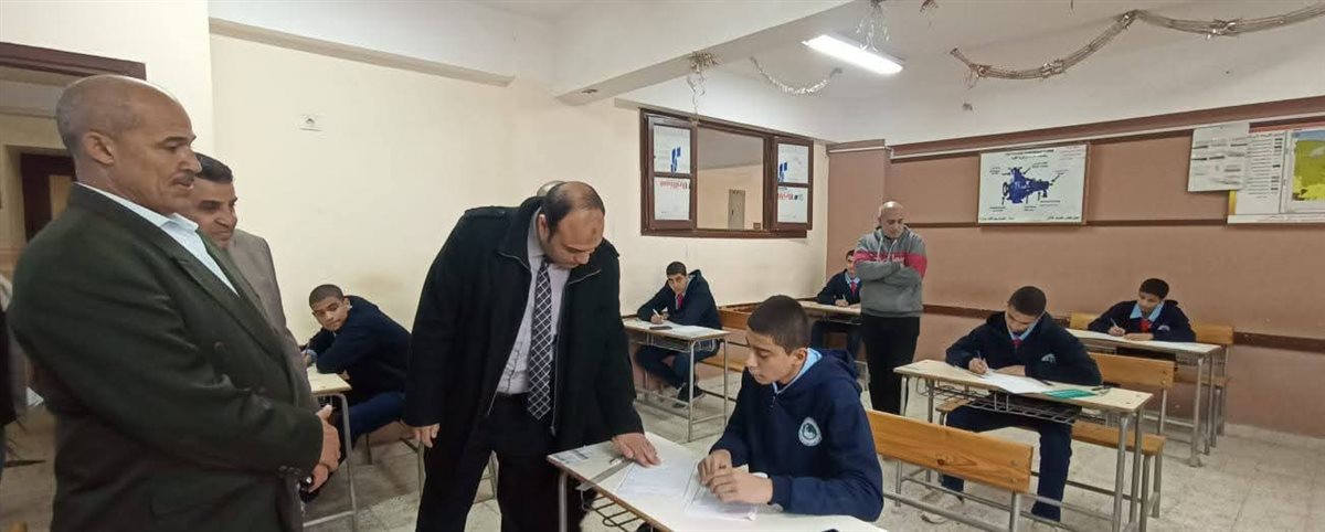 رئيس مياه الجيزة يتابع سير اختبارات نصف العام لطلاب المدرسة الثانوية الفنية لمياه الشرب والصرف الصحي