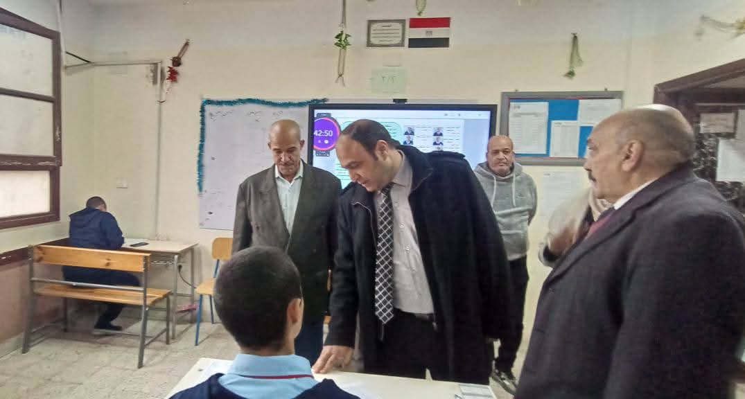 رئيس مياه الجيزة يتابع سير اختبارات نصف العام لطلاب المدرسة الثانوية الفنية لمياه الشرب والصرف الصحي