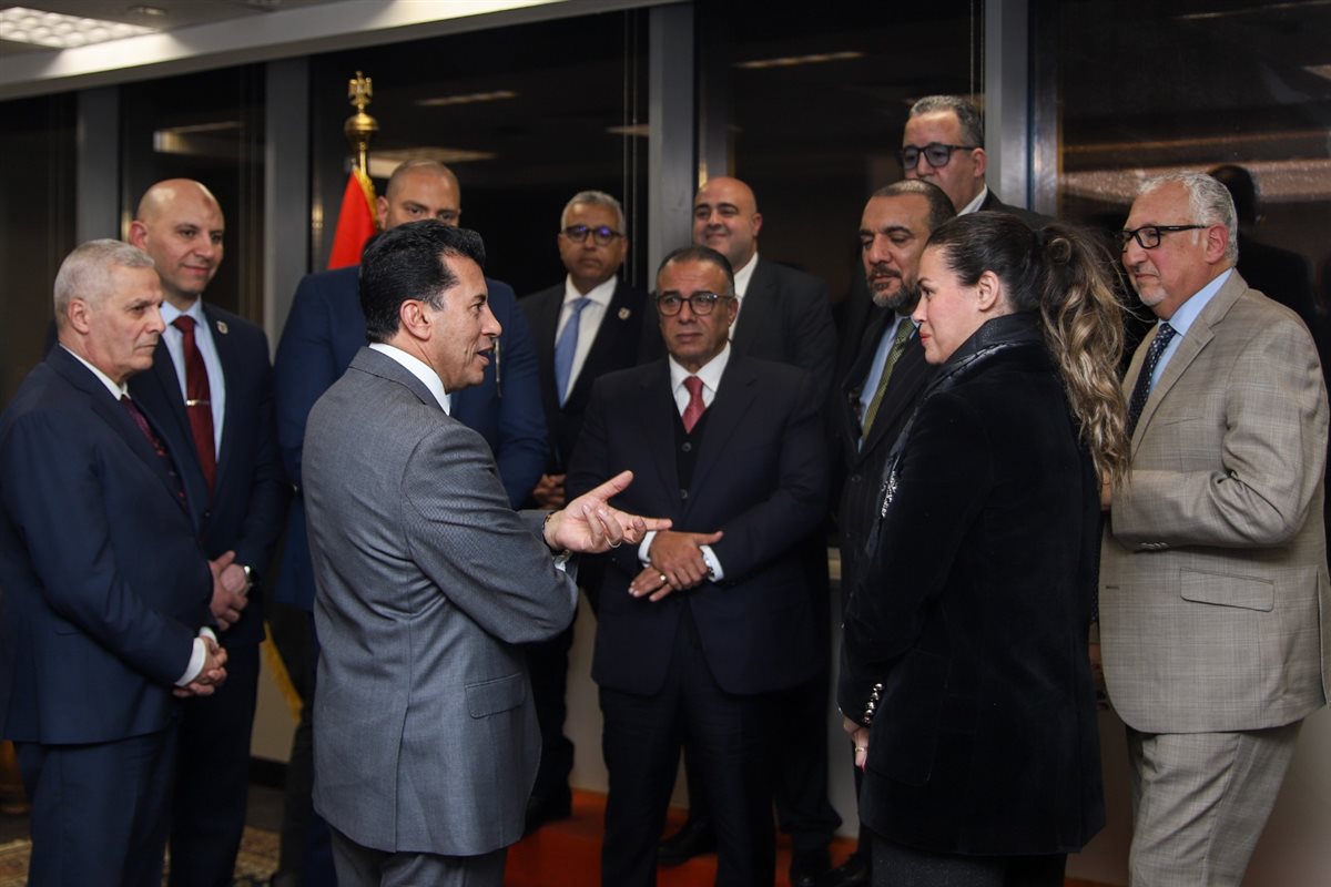 اجتماع وزير الرياضة مع مجلس اتحاد السلة (4)