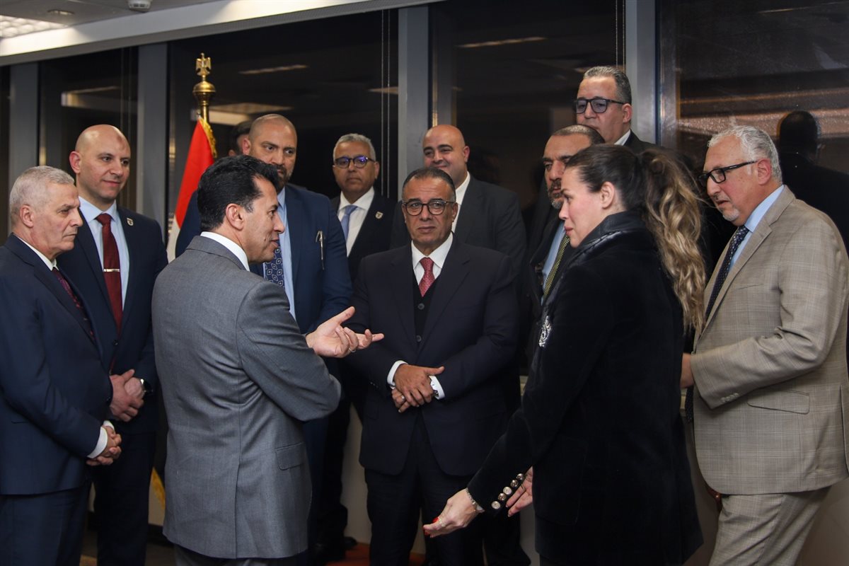 اجتماع وزير الرياضة مع مجلس اتحاد السلة (6)