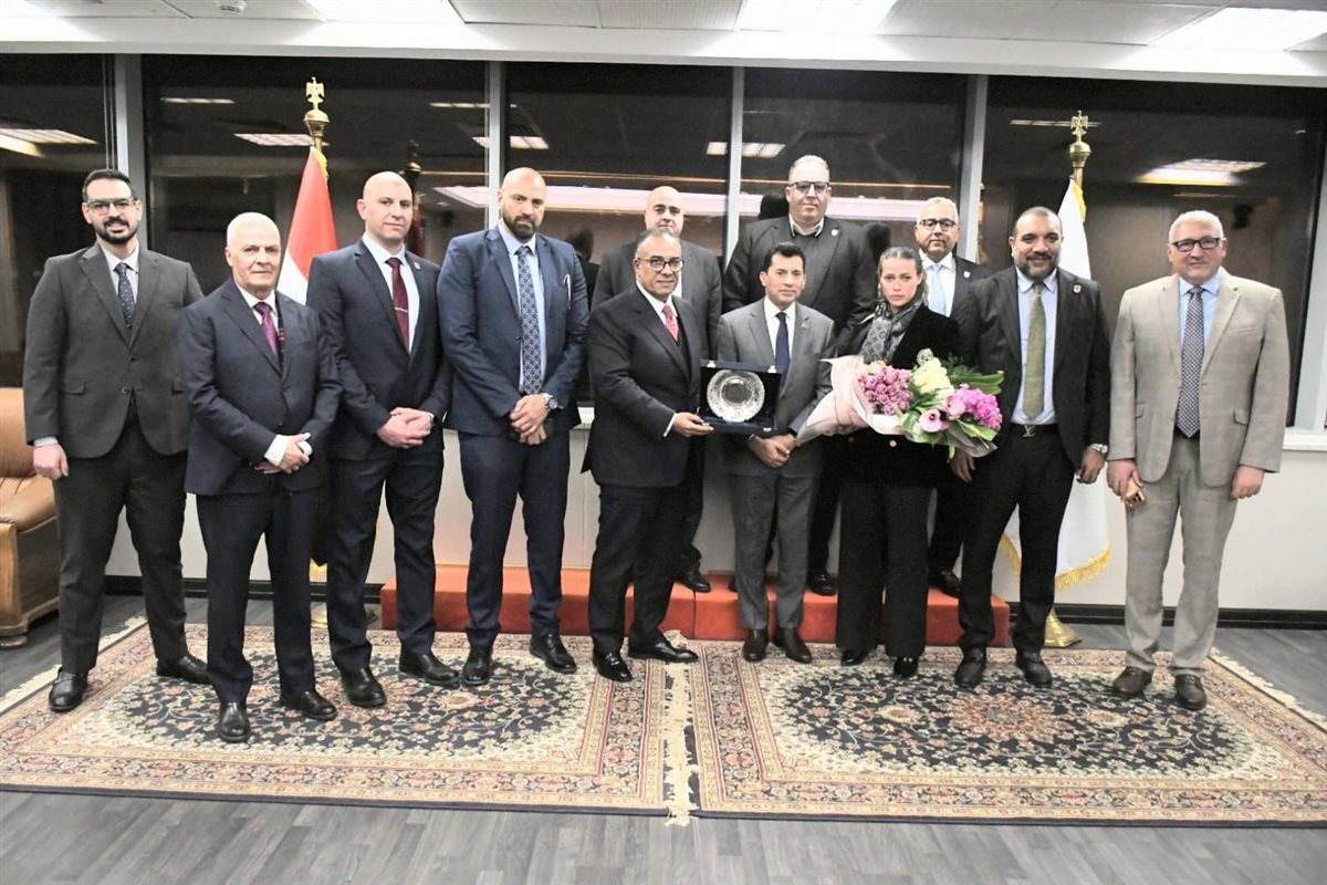 اجتماع وزير الرياضة مع مجلس اتحاد السلة (10)