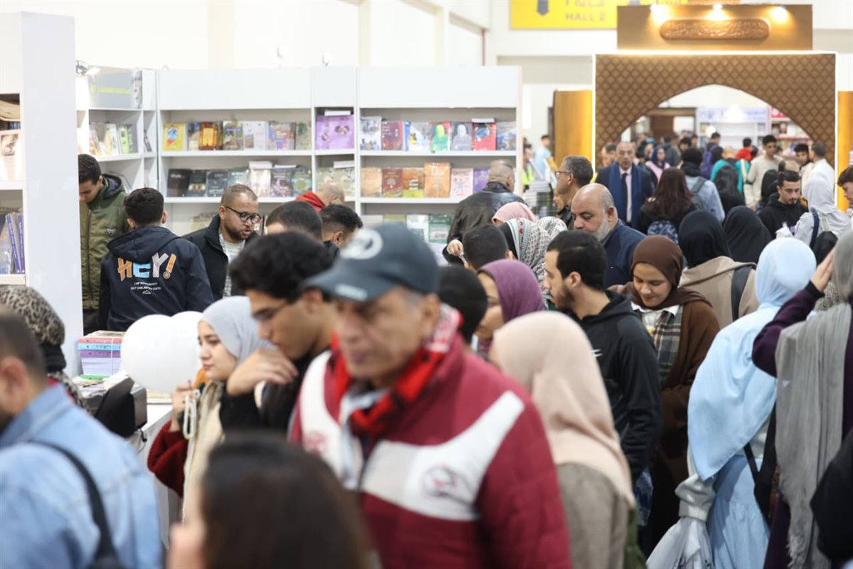 زوار المعرض في اليوم الأول