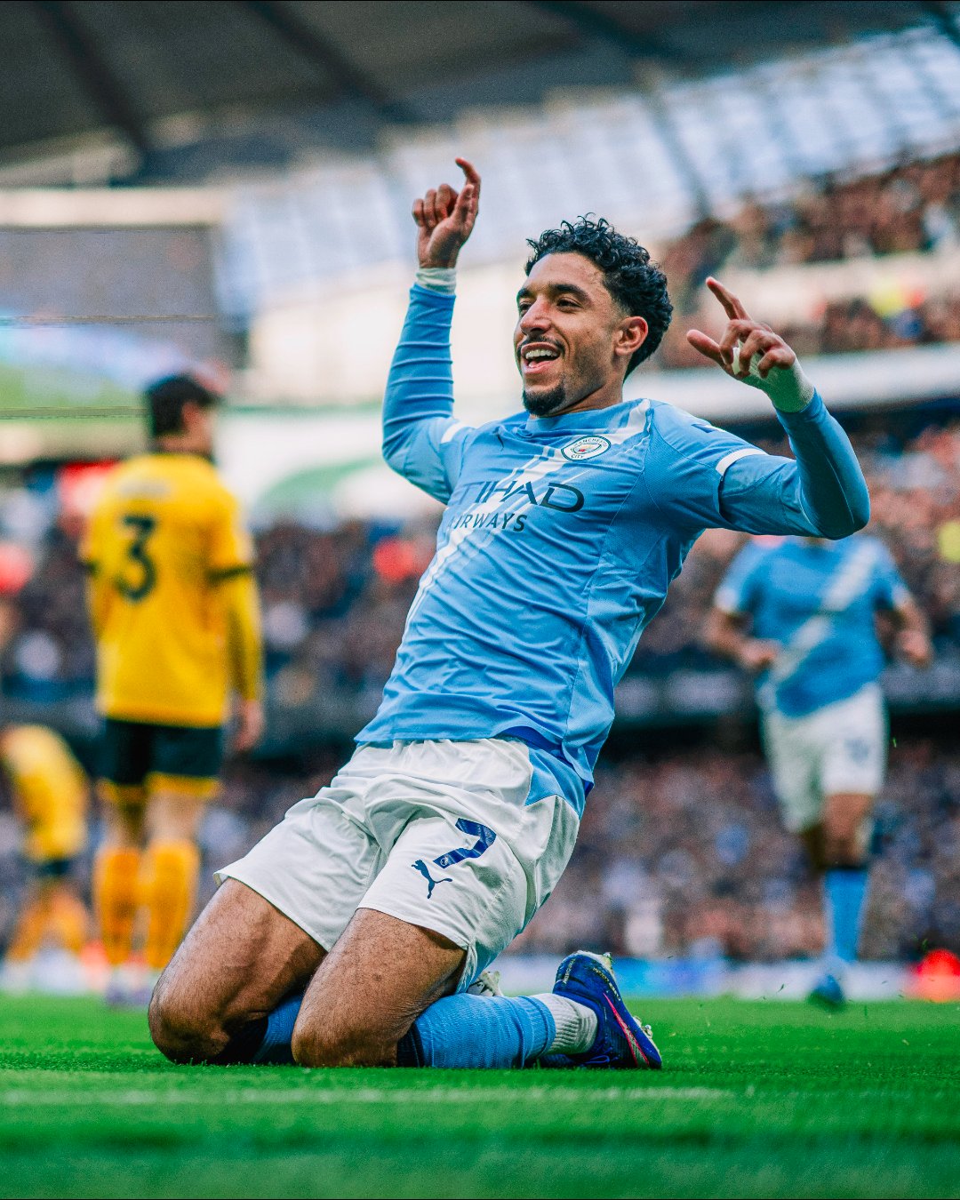عمر مرموش من مباراة مانشستر سيتي ضد وولفرهامبتون في الدوري الإنجليزي