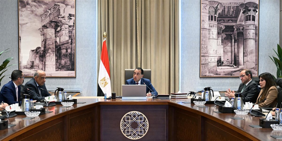 رئيس الوزراء يتابع الموقف التنفيذي للمشروعات في قطاع الطاقة وجهود جذب المزيد من الاستثمارات