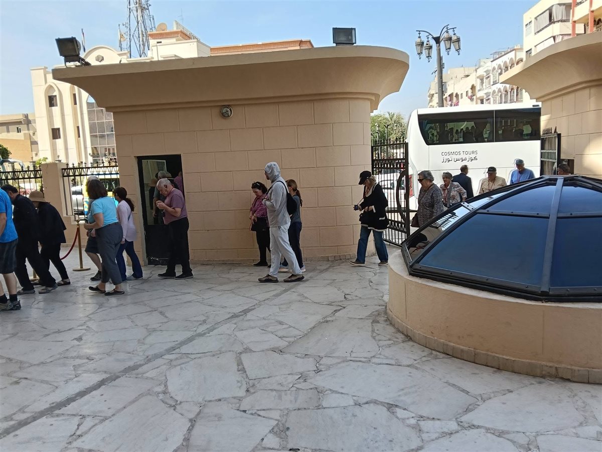 توافد السائحين على مكتبة مصر العامة&nbsp;