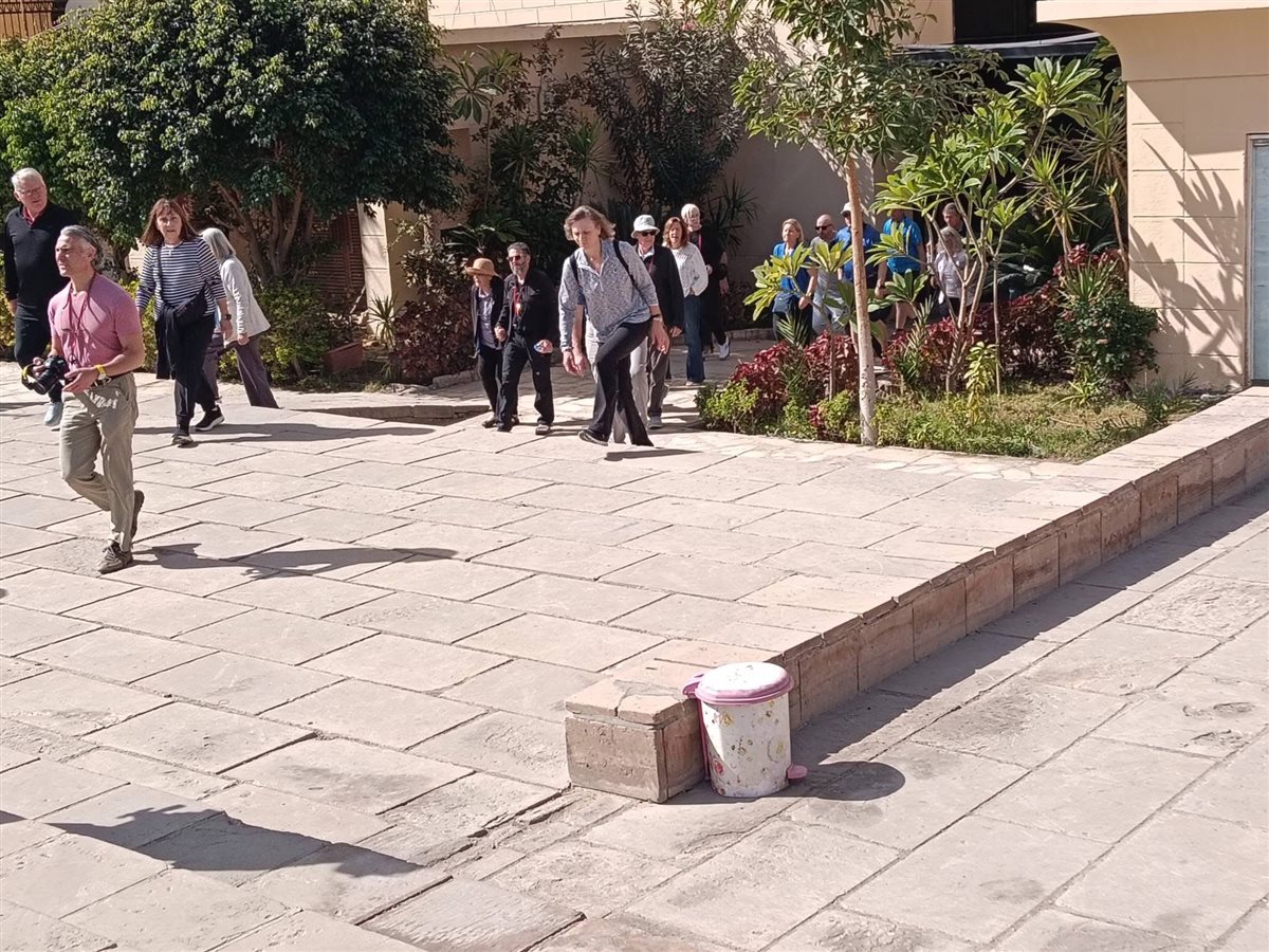 توافد السائحين على مكتبة مصر العامة&nbsp;