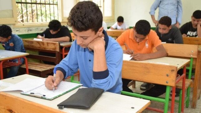 مراجعة ليلة الامتحان لطلاب الصف الأول الثانوي