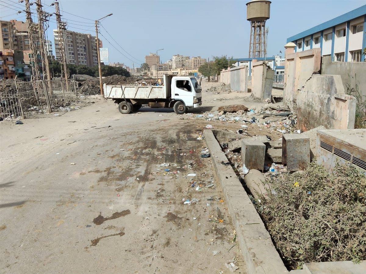 استمرار الحملات المكبرة للنظافة ورفع الإشغالات بميادين وشوارع مدينة الفيوم 