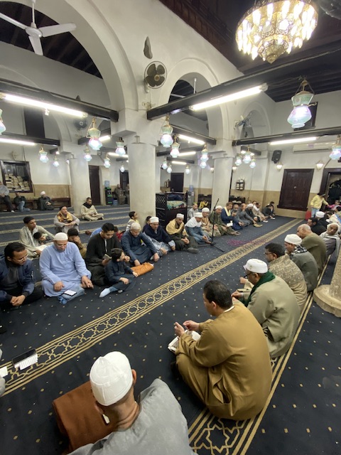 صلوات وادعية داخل مسجد ابو الحجاج في مولدة&nbsp;