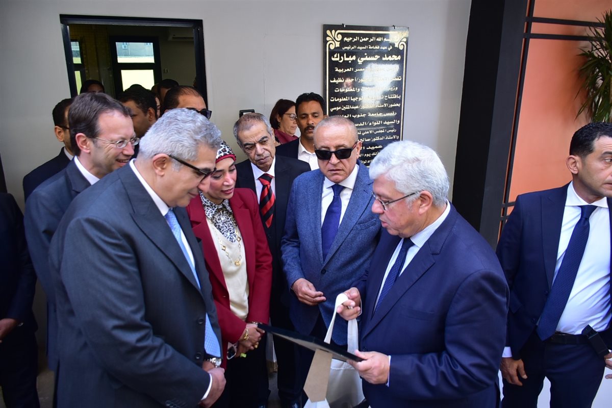 مركز «تمكين للإبداع والتكنولوجيا» بكلية الفنون الجميلة.