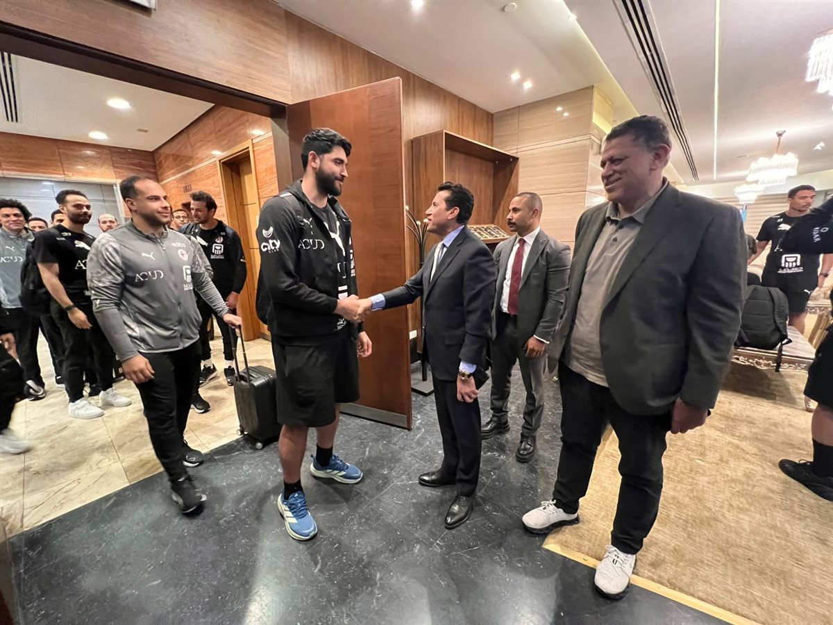 <strong>وزير الرياضة يستقبل بعثة منتخب اليد بعد التتويج بأمم إفريقيا</strong>
