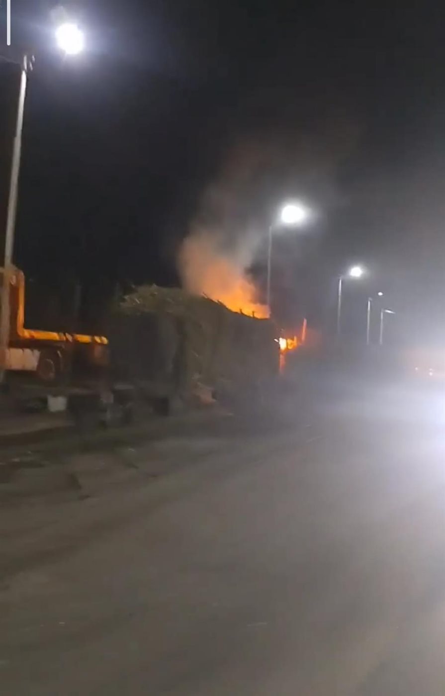 نشوب حريق في قطار قصب&nbsp;